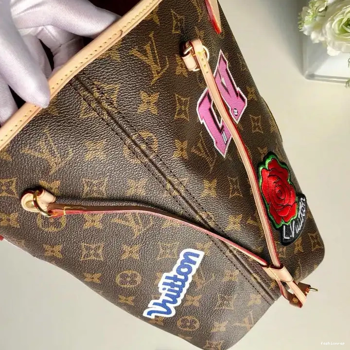 Fashionrepsfam ru 19T1L0044 Bags LV 0629